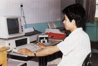 BMPC-XT推算机。建厂后始终把技术改做作为工作沉点来抓。1980-1988年中，每年都铺排了沉点技术刷新项目。